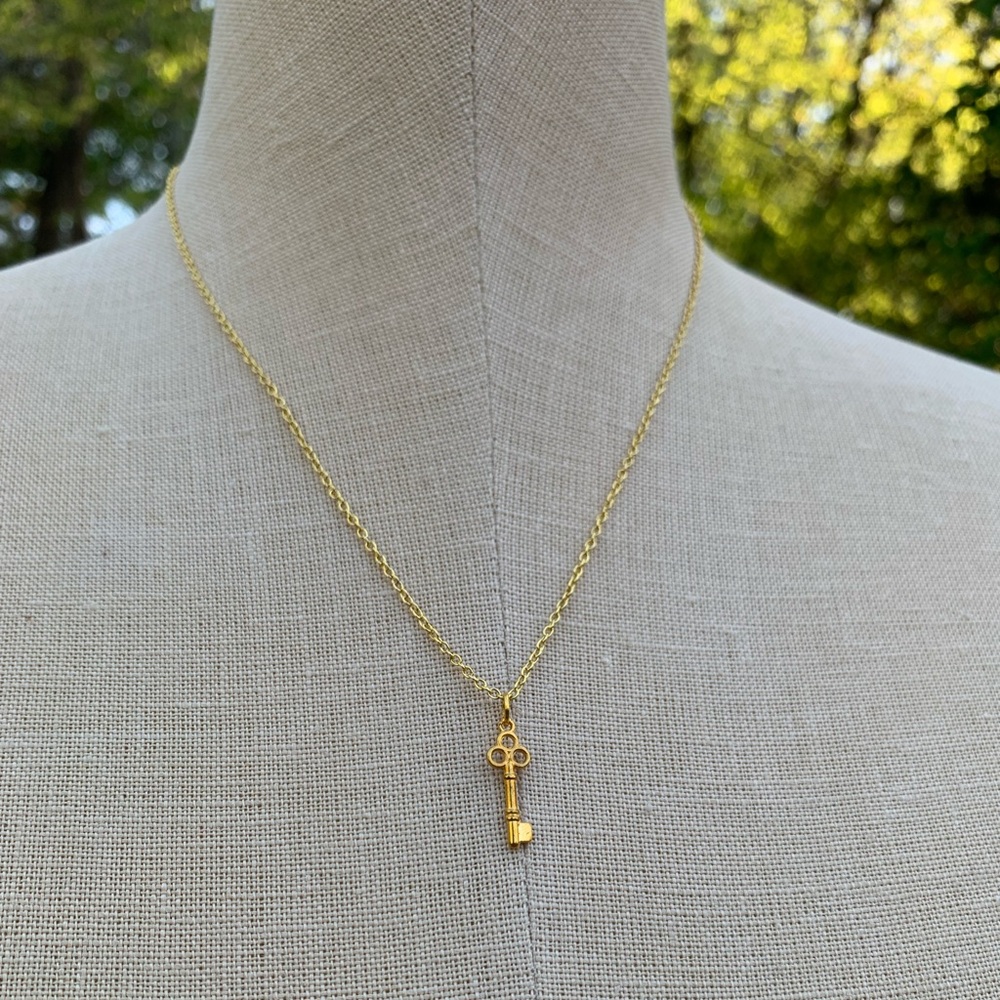 NWT Sterling Silver Plated 2-Tone Gold Chain & Mini Key Charm Necklace - Picture 14 of 15